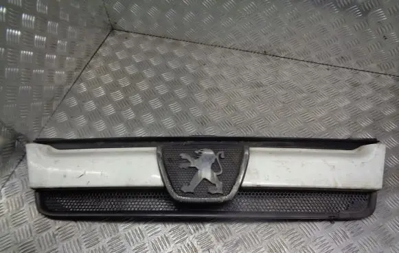Peugeot Boxer Bonnet/hood grill 1304703070