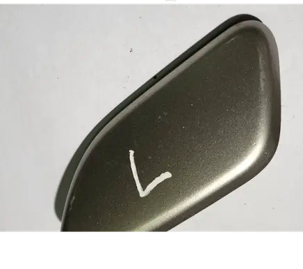 Mazda 3 I Headlight washer spray nozzle cap/cover 8211B020