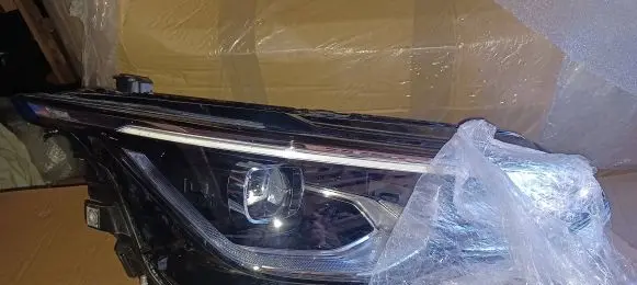 Volkswagen Golf VIII Headlight/headlamp 5H0941060F