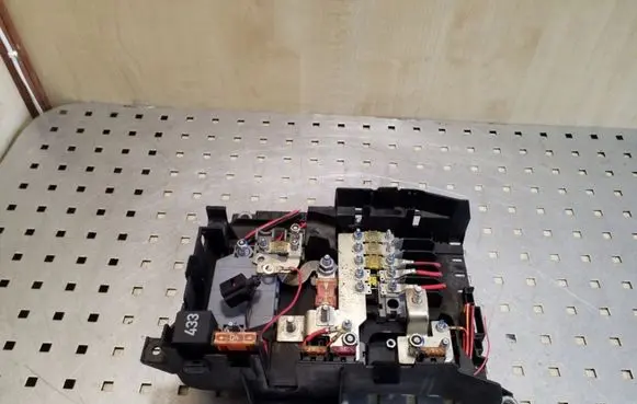 Volkswagen Touareg I Fuse box set 7L0937548D