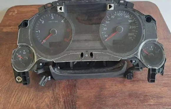 Audi A8 S8 D3 4E Speedometer (instrument cluster) 4E0920931S 110080101055
