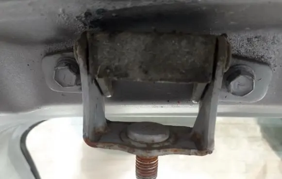 Hyundai Getz Tailgate/trunk/boot hinge