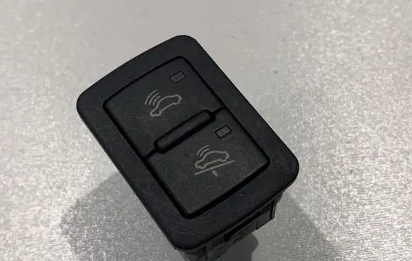 Audi A3 S3 8P Alarm switch 8P0962109