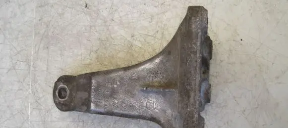 BMW 4 F32 F33 Engine mounting bracket 6784826