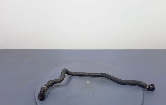 BMW 6 F12 F13 Engine coolant pipe/hose 8377671
