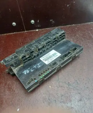 Mercedes-Benz E W211 Fuse module 2115454901 5DK00804725