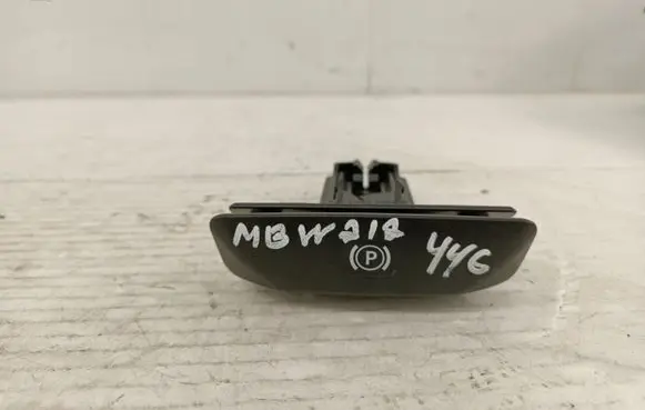 Mercedes-Benz E W212 Hand brake release handle A2044200177