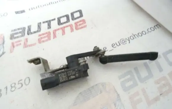 BMW X5 F15 Headlight/headlamp level sensor 6870200