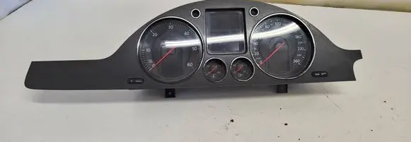 Volkswagen PASSAT B6 Speedometer (instrument cluster) A2C53106067