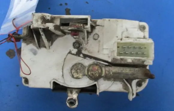 Peugeot 806 Front door lock