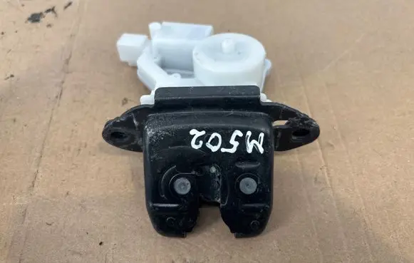 Nissan Qashqai Tailgate/trunk/boot lock/catch/latch 