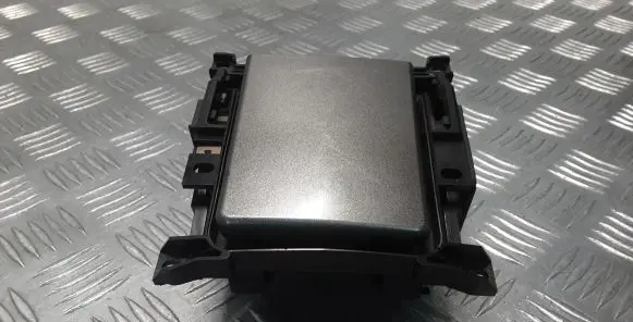 Cup holder front