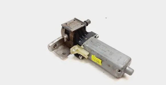 Volvo XC90 Seat adjustment motor 0390203221