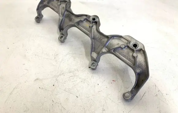 Audi S5 Fuel Injector clamp holder 06E133340E
