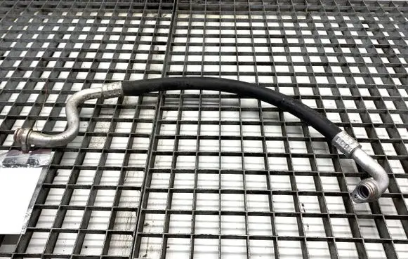 Peugeot 3008 II Air conditioning (A/C) pipe/hose 9834116480