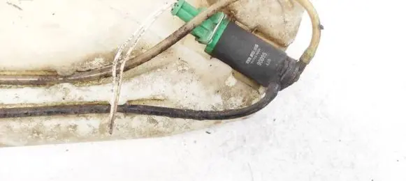 Peugeot 206 Windscreen/windshield washer pump 90095 4JB