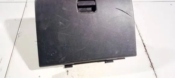 Mitsubishi Outlander Glove box