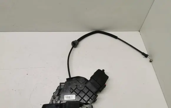 Volvo V50 Front door lock 30799302