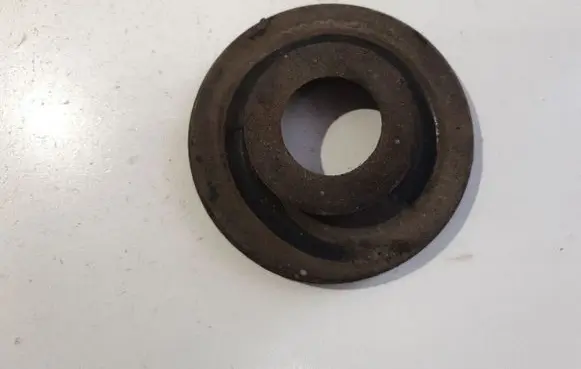 Skoda Octavia Mk2 (1Z) Front coil spring rubber mount 1k0512149b