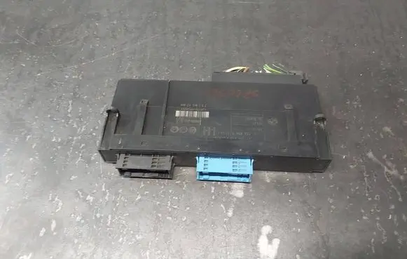 BMW 3 E90 E91 Comfort/convenience module 696803401 696803301 6135696803401