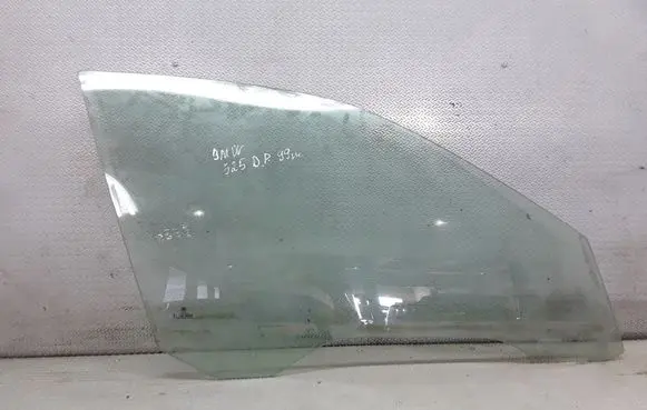 BMW 5 E39 Front door window glass four-door