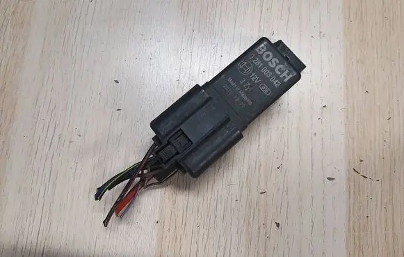 Volkswagen Polo V 6R Glow plug pre-heat relay 045907282A
