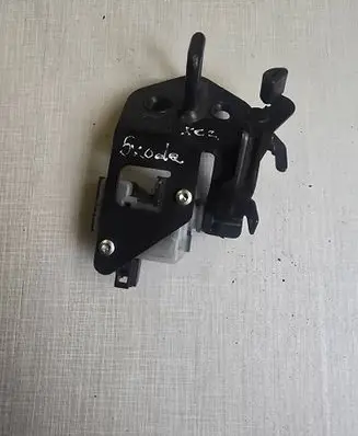 Skoda Octavia Mk2 (1Z) Tailgate opening switch BN3C7 1Z0827511C