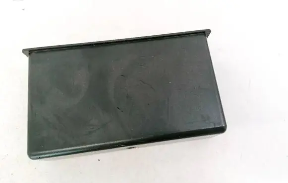 Volkswagen Golf V Glove box