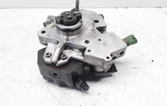 Volvo S80 Fuel injection high pressure pump 0445010111 8692521