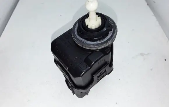 Opel Vectra C Headlight level adjustment motor 007878