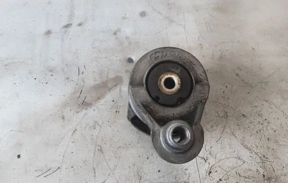 KIA Sorento Generator/alternator belt tensioner 252814A000