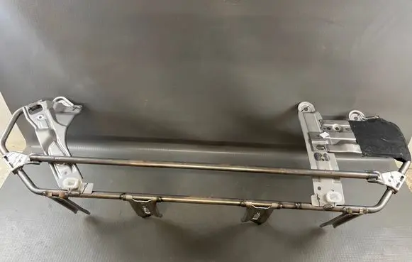 Toyota C-HR II Hybrid/electric vehicle battery bracket