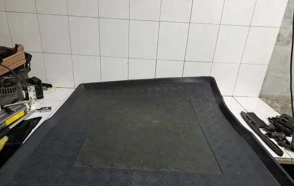 Volkswagen PASSAT B6 Rubber trunk/boot mat liner 
