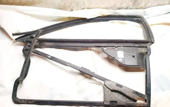 Audi A3 S3 8L Front door window/glass frame 8l3887753