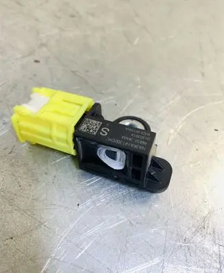 Nissan Qashqai Airbag deployment crash/impact sensor 988303RAOA NA3RA14130DD9C 01302014