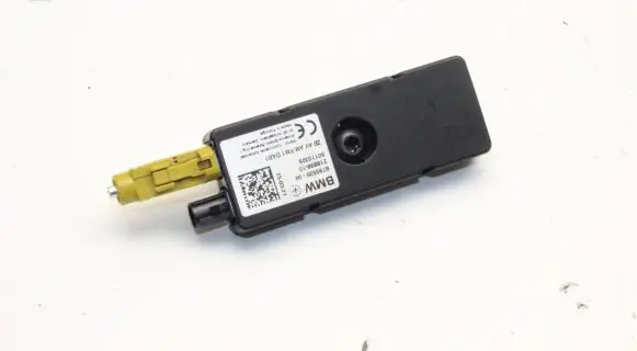 BMW 2 F44 Aerial antenna amplifier 8795939