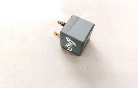 KIA Carens I Other relay OK2A167740
