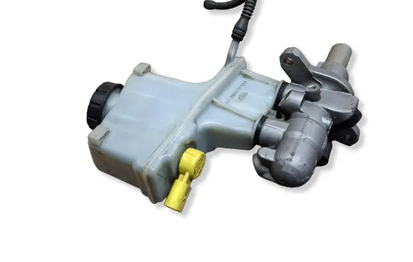 Volkswagen PASSAT B8 Master brake cylinder 5Q2611301B