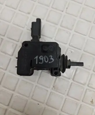 Peugeot 308 Fuel tank cap lock motor D565500