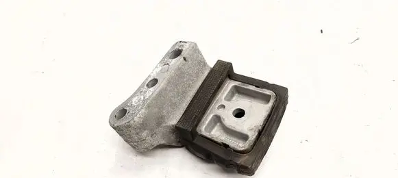Mitsubishi Outlander Engine mount bracket 