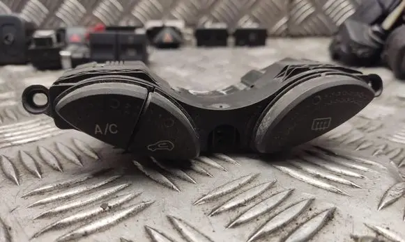 Ford Focus Air conditioning (A/C) switch 
