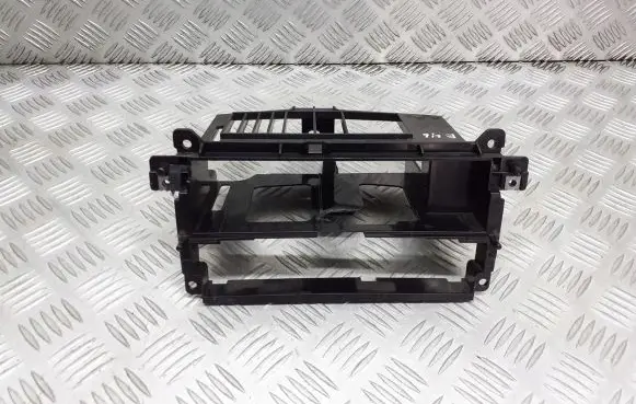 BMW 3 E46 Radio/GPS head unit trim 8196112