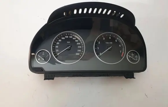 BMW 5 F10 F11 Speedometer (instrument cluster) 9249338 2119961 05311511