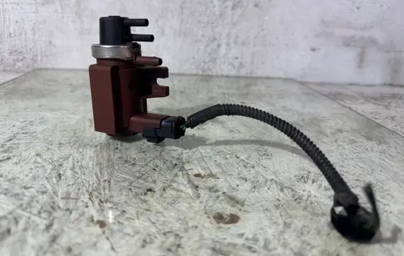 Volvo V50 Turbo solenoid valve 7009603 96525701