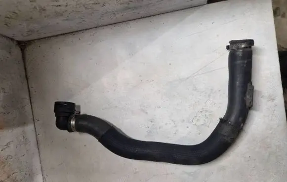 Citroen C6 Engine coolant pipe/hose