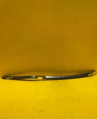 Volkswagen PASSAT B6 Rear door window/glass frame 