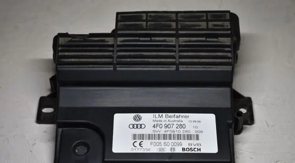 Audi Q7 4L Power management control unit 4F0907280