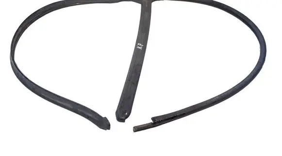 Mercedes-Benz Vito Viano W639 Front door rubber seal A6396970198 A6396970498