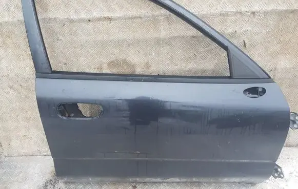 Mitsubishi Carisma Front door