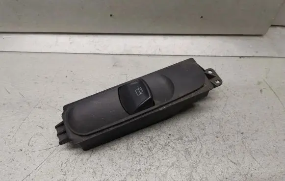 Mercedes-Benz Sprinter W906 Electric window control switch 9065450913